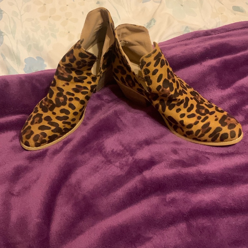 Cute fall ankle boots!